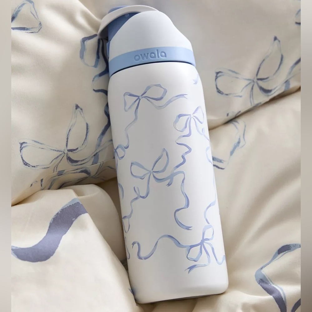 ⊹AUTHENTIC⊹  Owala x Urban Outfitters Tied and True Blue Bow Waterbottle